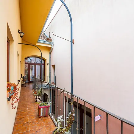 2 Flat Hlavna With Parking Apartment